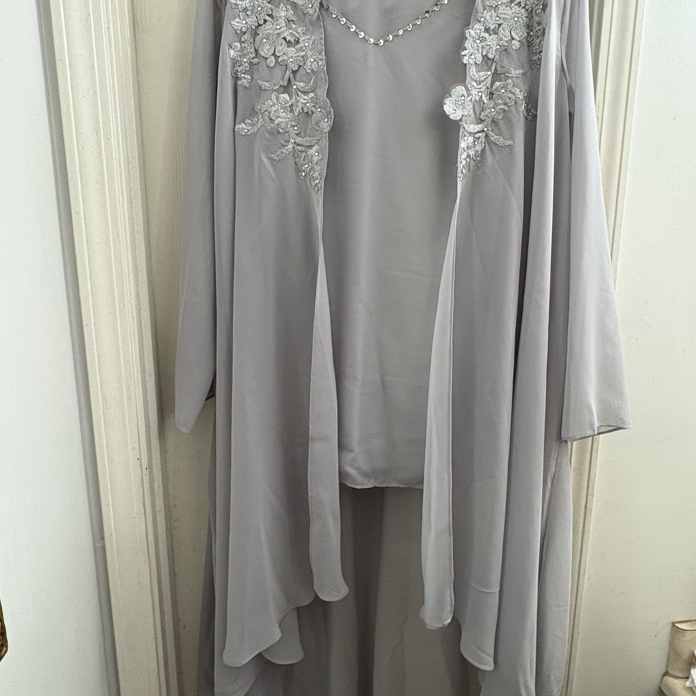 Elegant Gray Women's Pantsuit Set